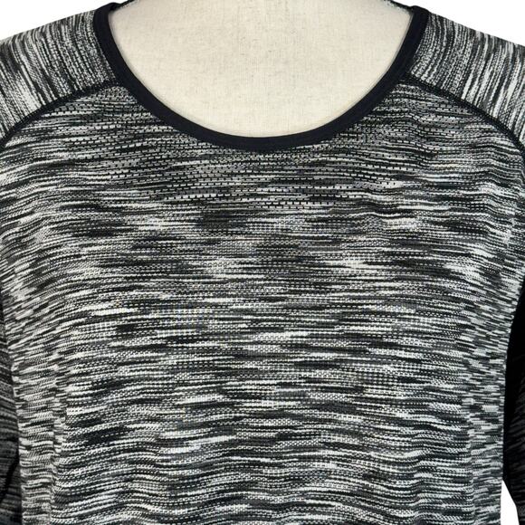 LIVI Lane Bryant SZ 22/24 Fitted Top Activewear Lightweight Crew Neck Stretch - Picture 2 of 6